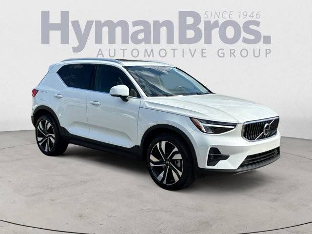 2025 Volvo XC40