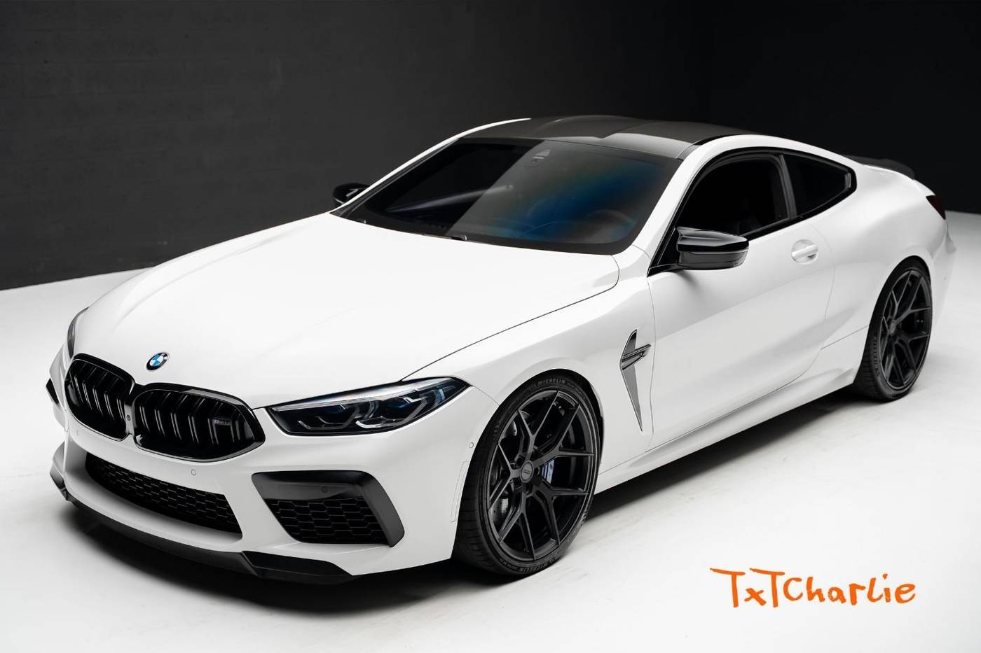 2022 BMW M8