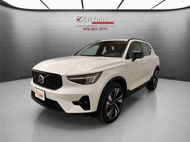 2025 Volvo XC40