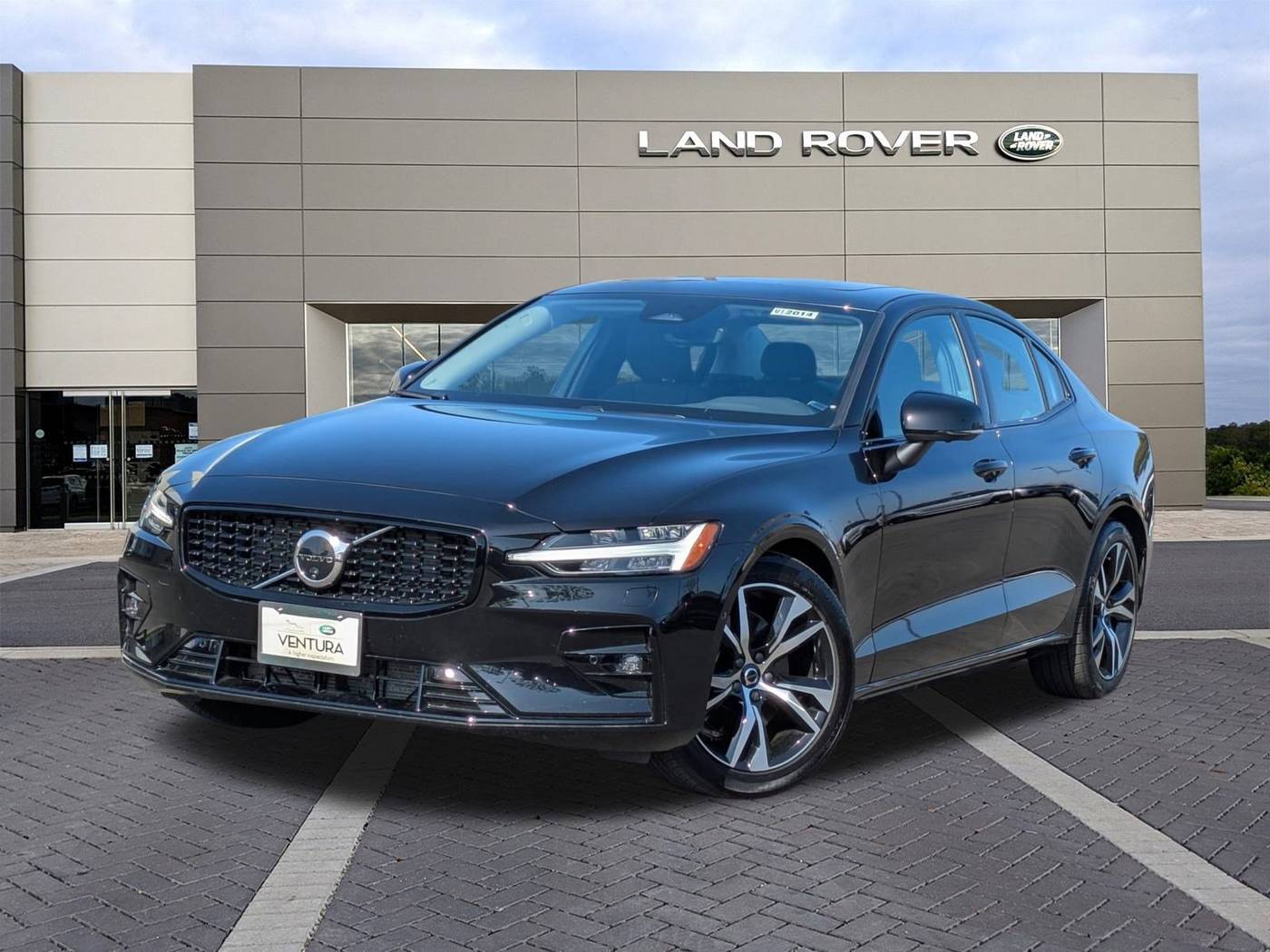 2025 Volvo S60
