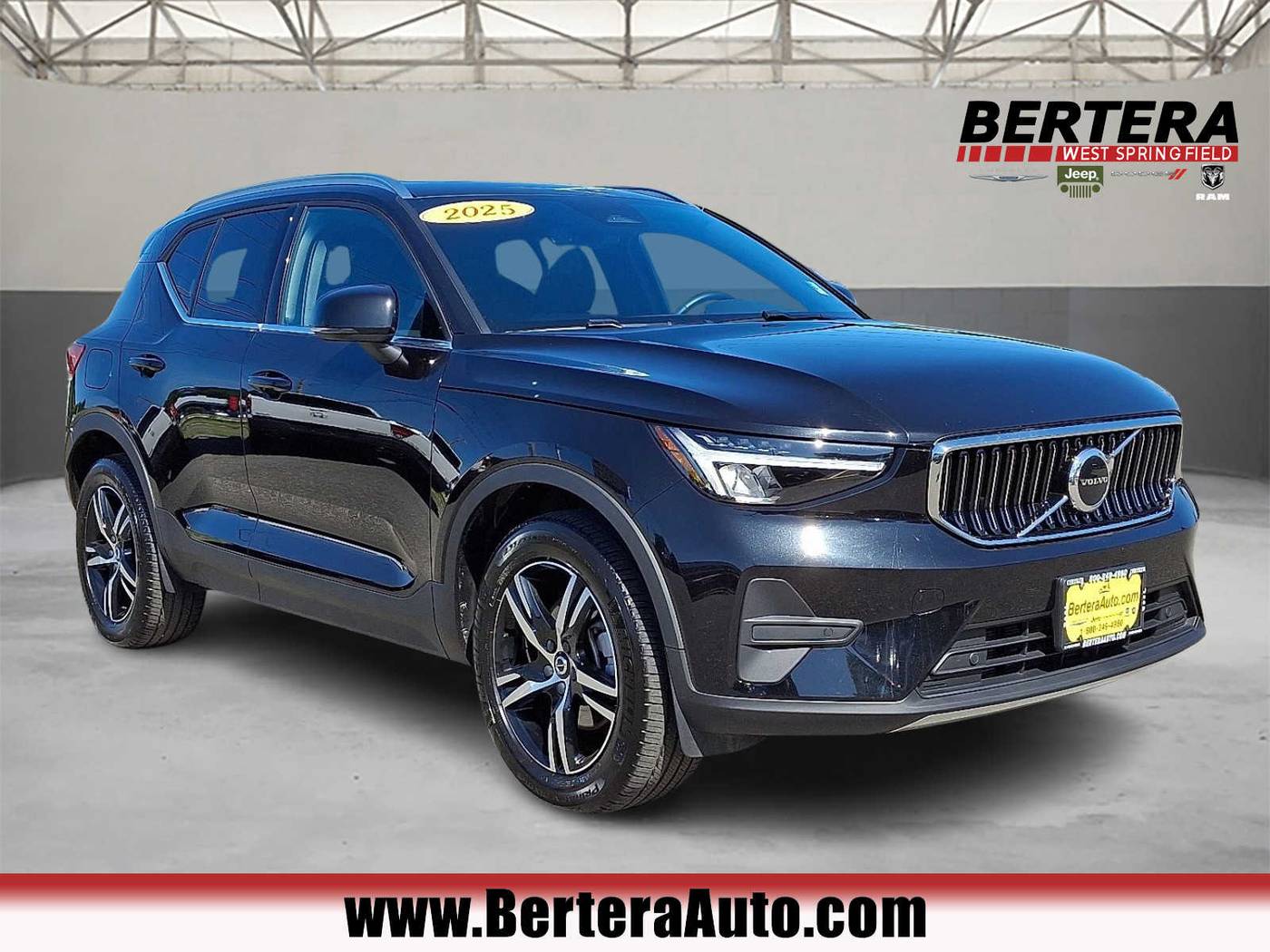 2025 Volvo XC40