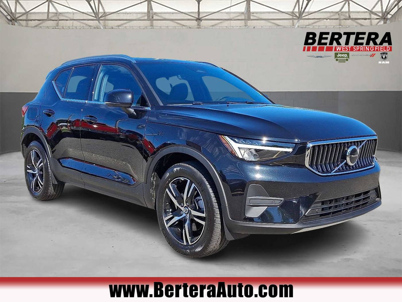 2025 Volvo XC40