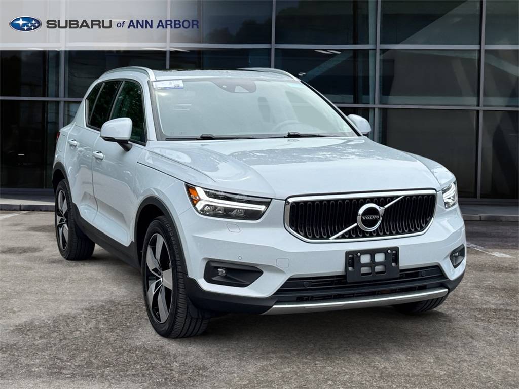 2022 Volvo XC40