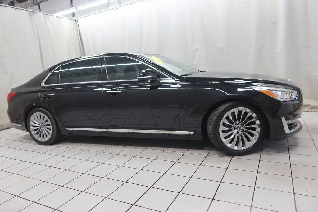 2017 Genesis G90