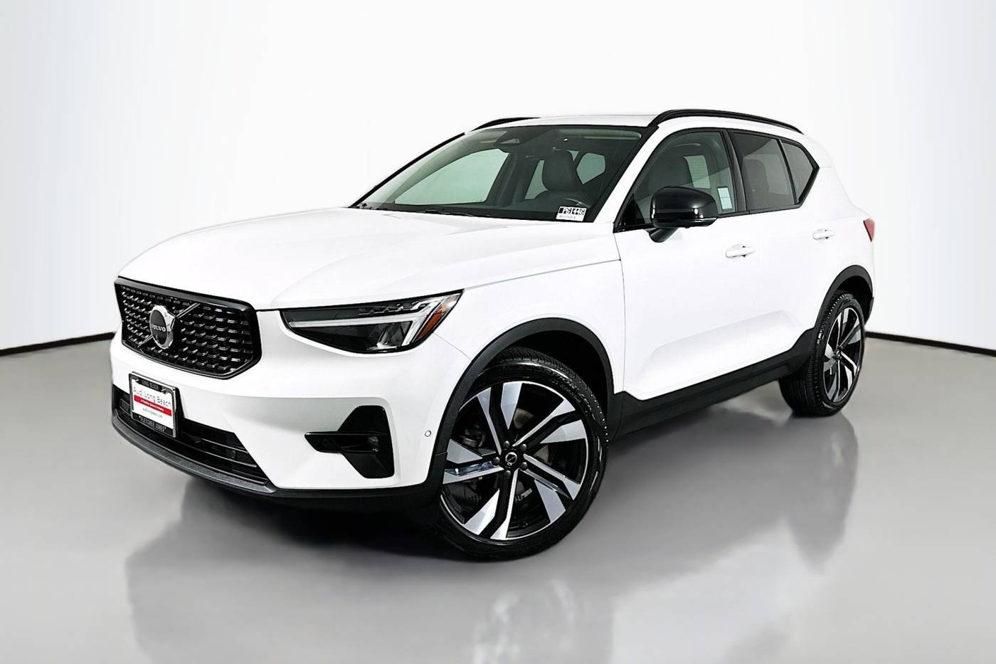 2025 Volvo XC40