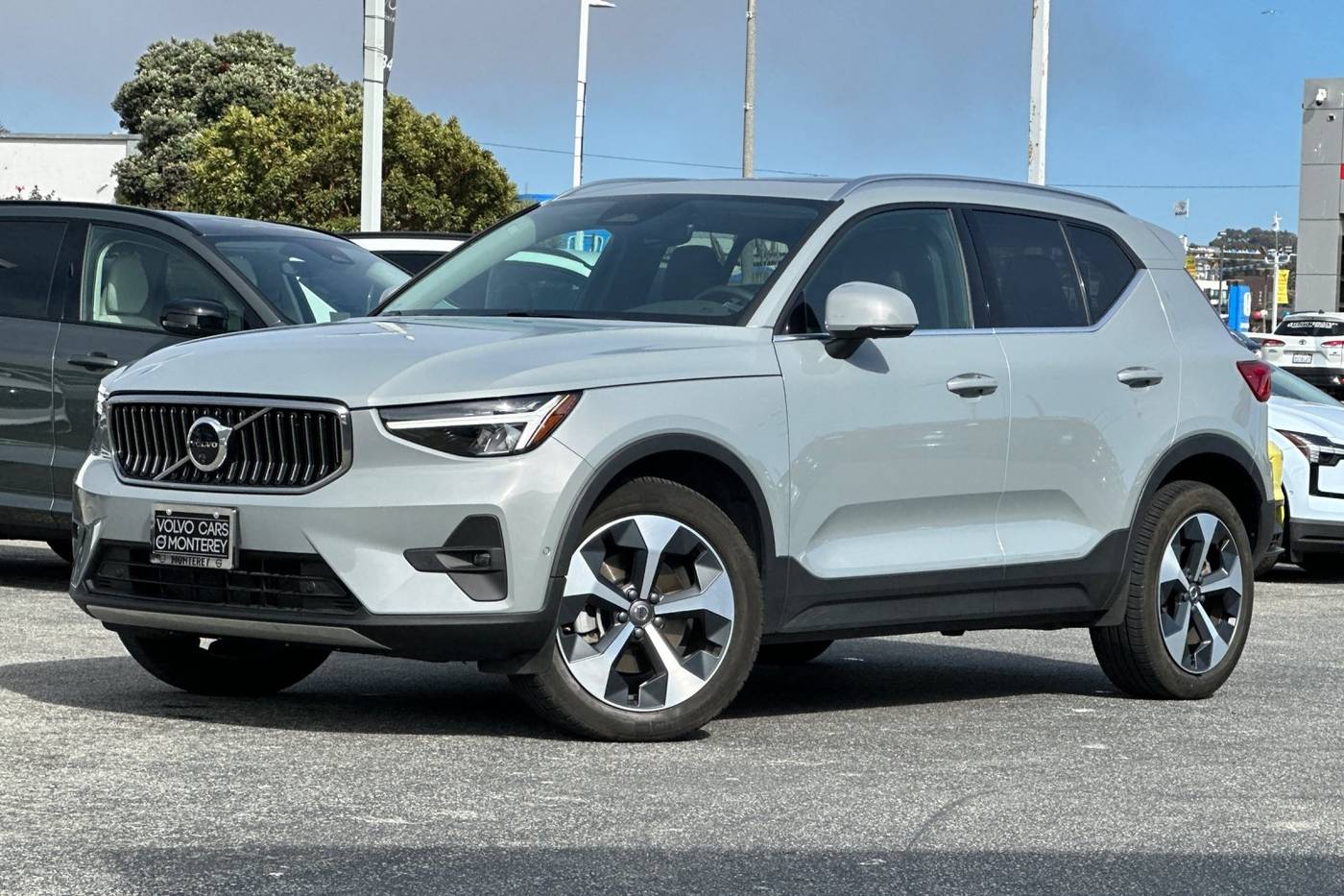 2025 Volvo XC40