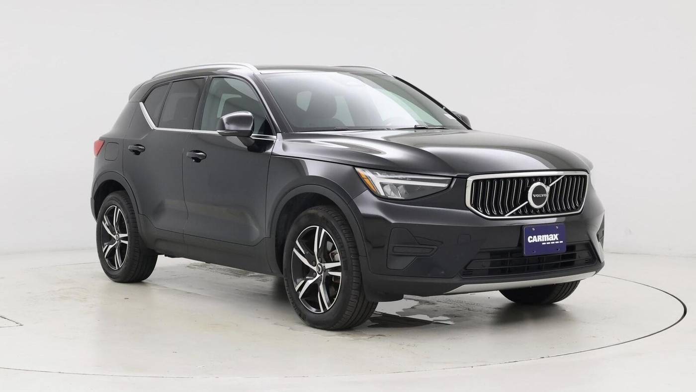 2025 Volvo XC40