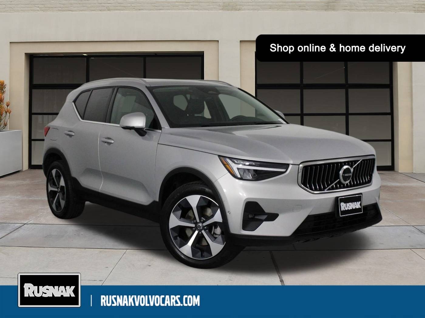 2025 Volvo XC40