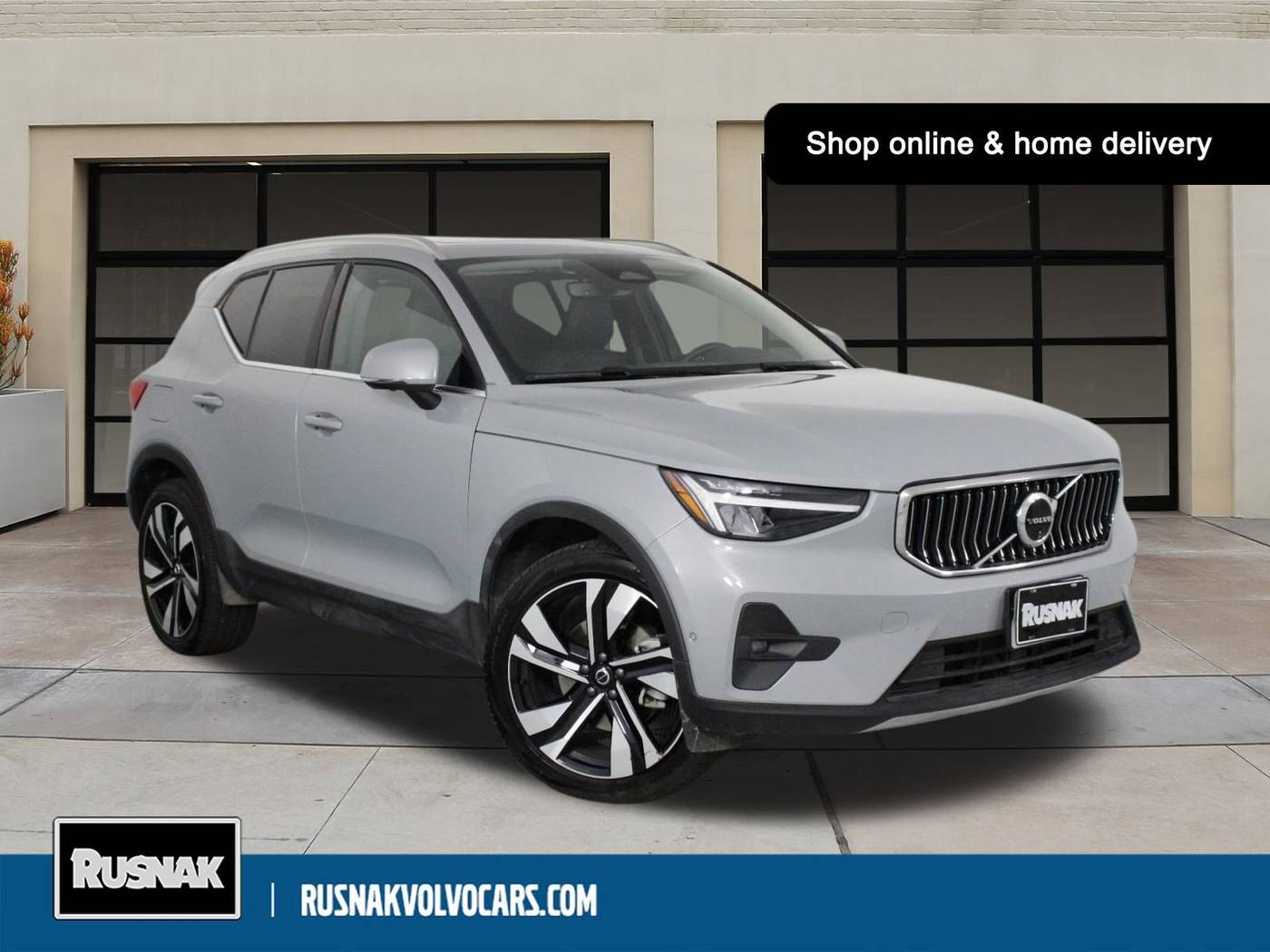 2025 Volvo XC40