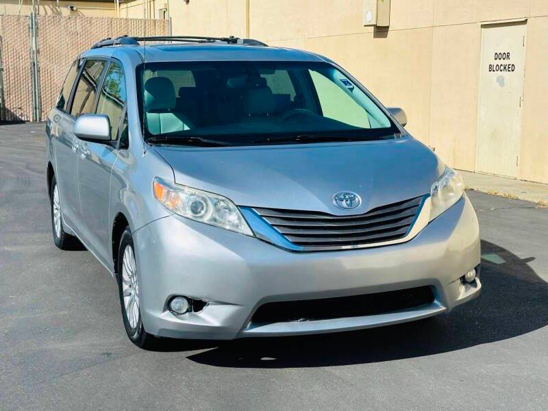 2012 Toyota Sienna