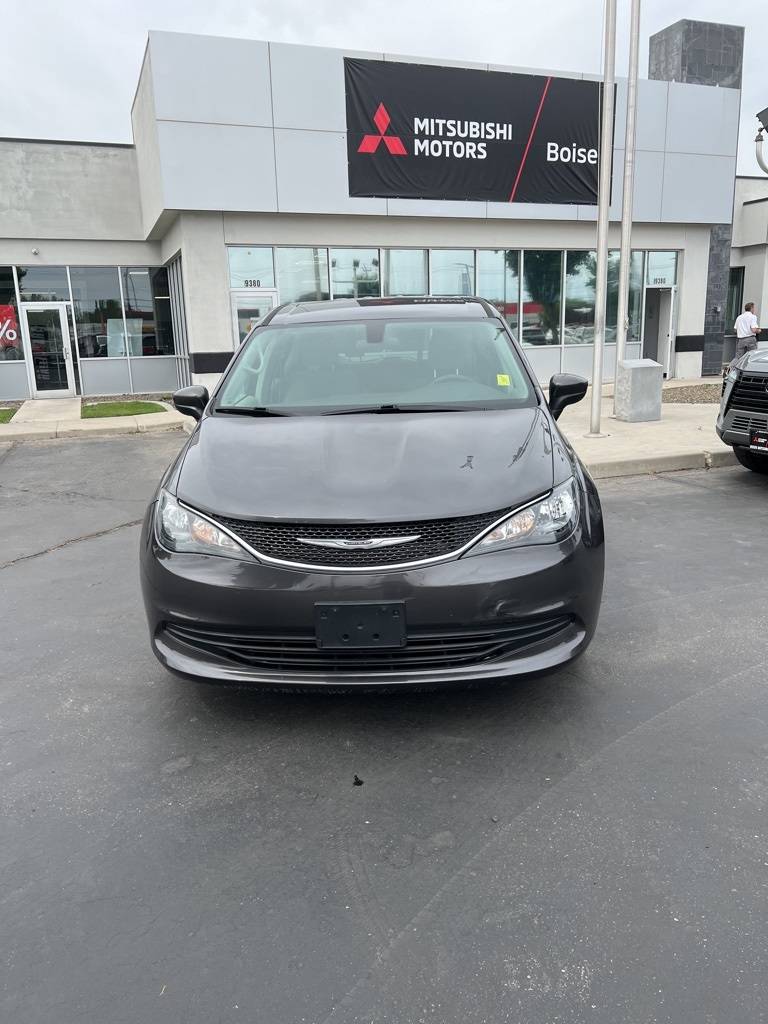 2020 Chrysler Voyager