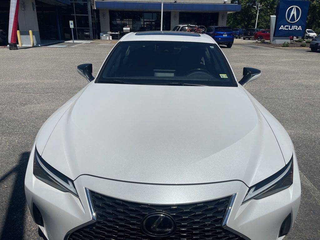 2022 Lexus IS