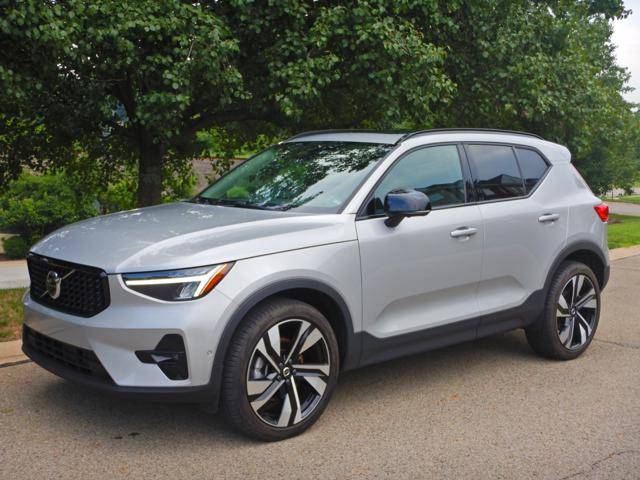 2025 Volvo XC40