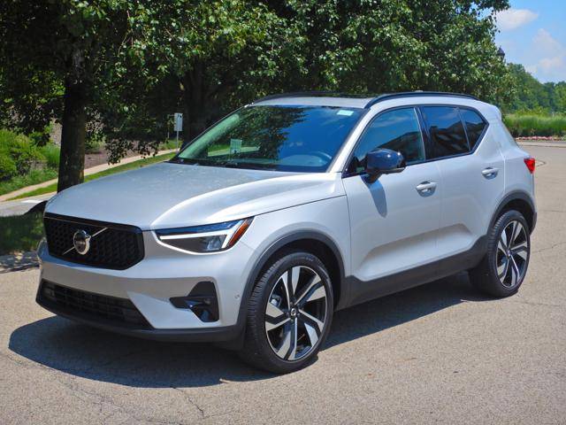 2025 Volvo XC40