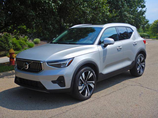 2025 Volvo XC40