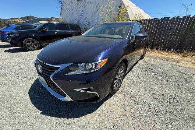 2016 Lexus Es 300h