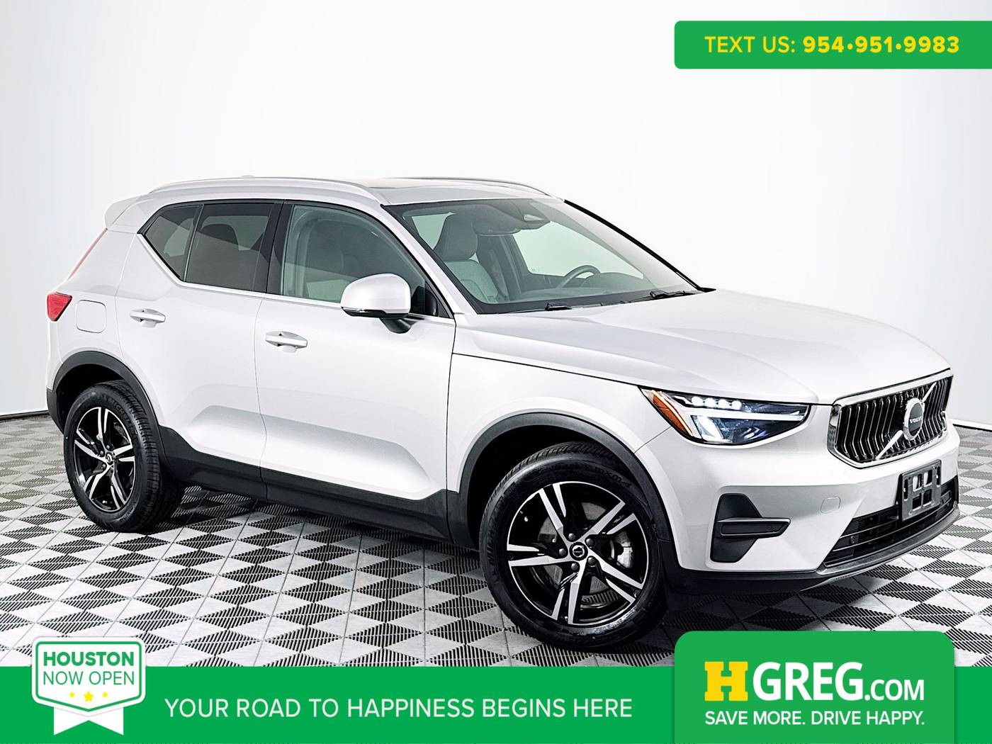 2025 Volvo XC40