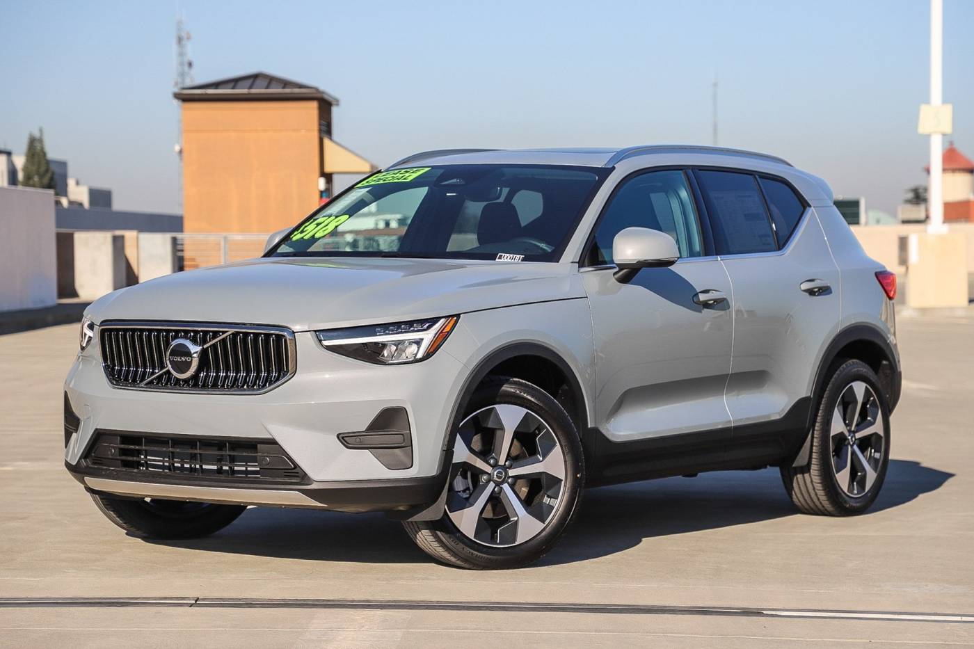 2025 Volvo XC40