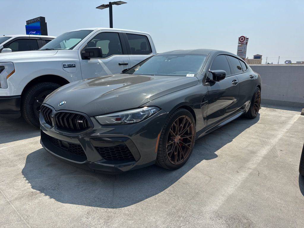 2022 BMW M8