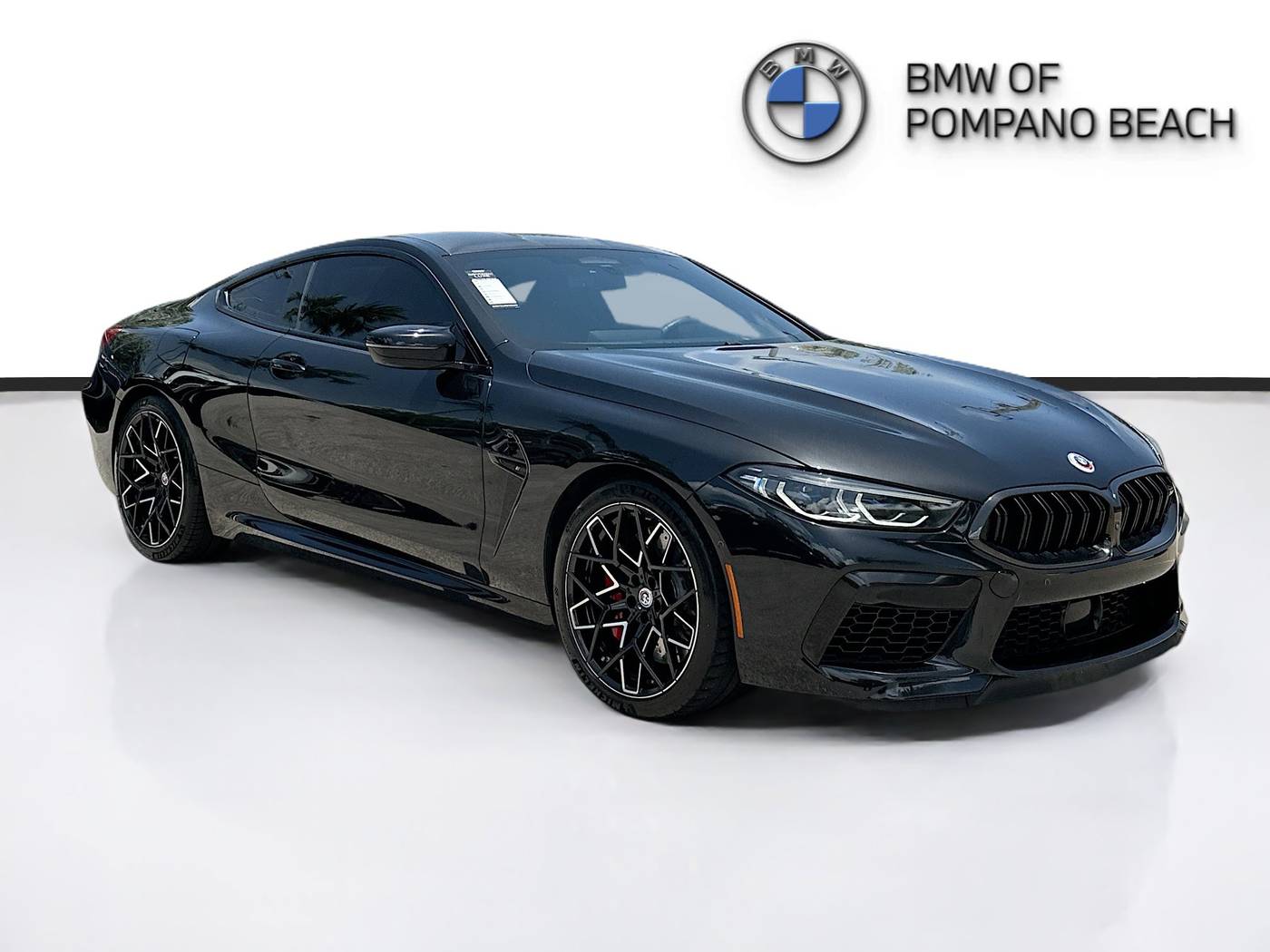 2023 BMW M8