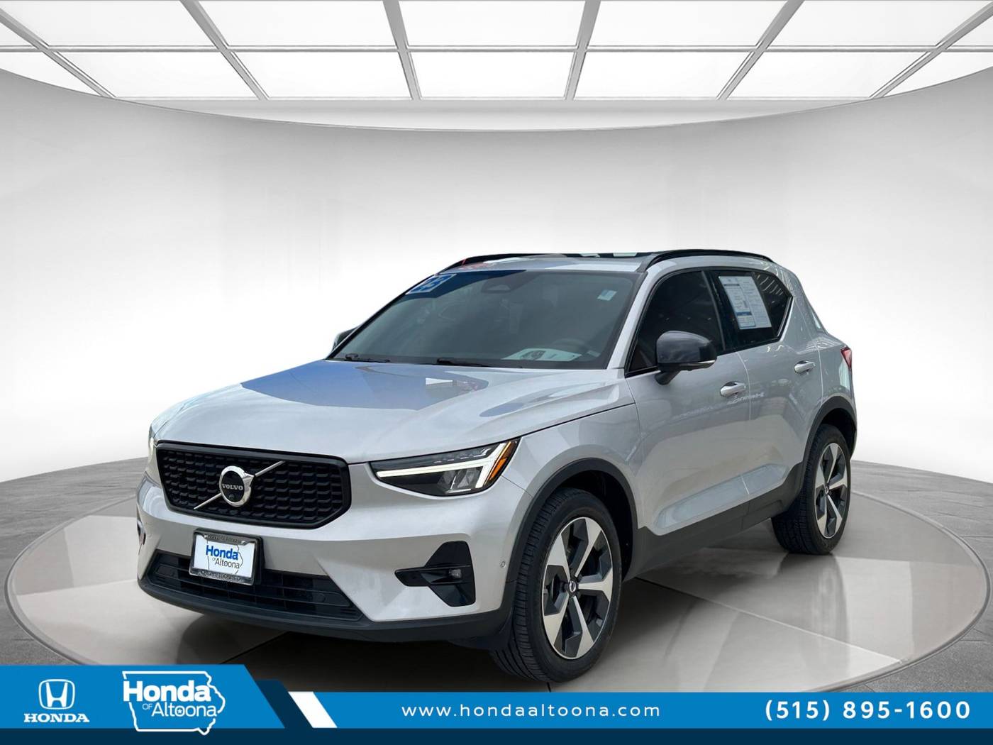 2023 Volvo XC40