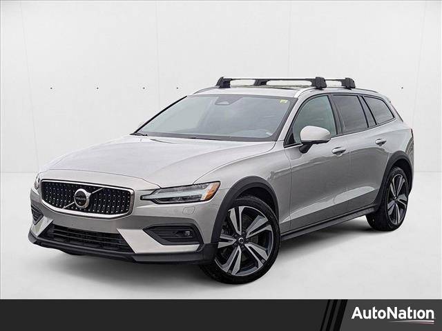 2023 Volvo V60 Cross Country