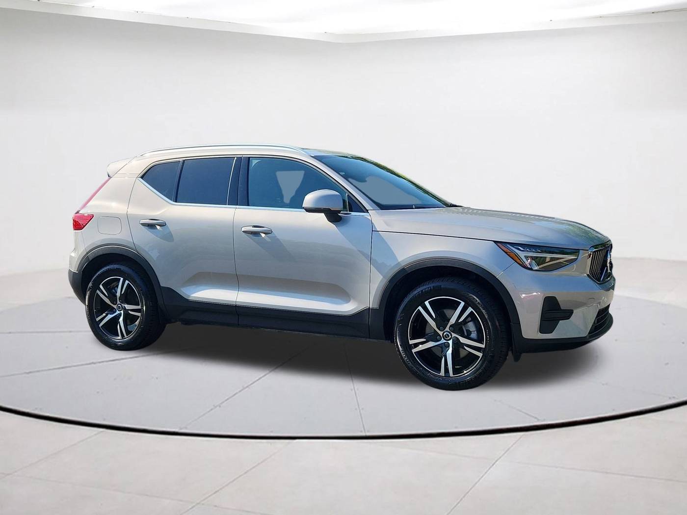2025 Volvo XC40