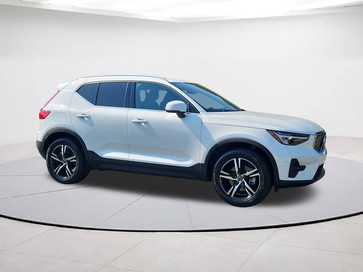 2025 Volvo XC40