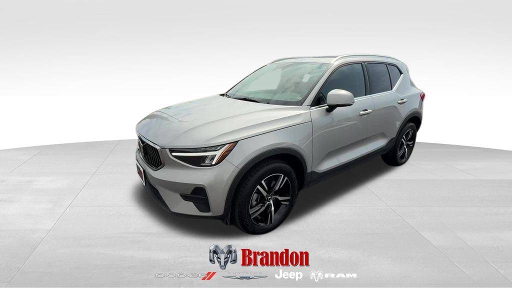 2025 Volvo XC40