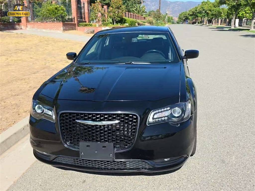 2019 Chrysler 300