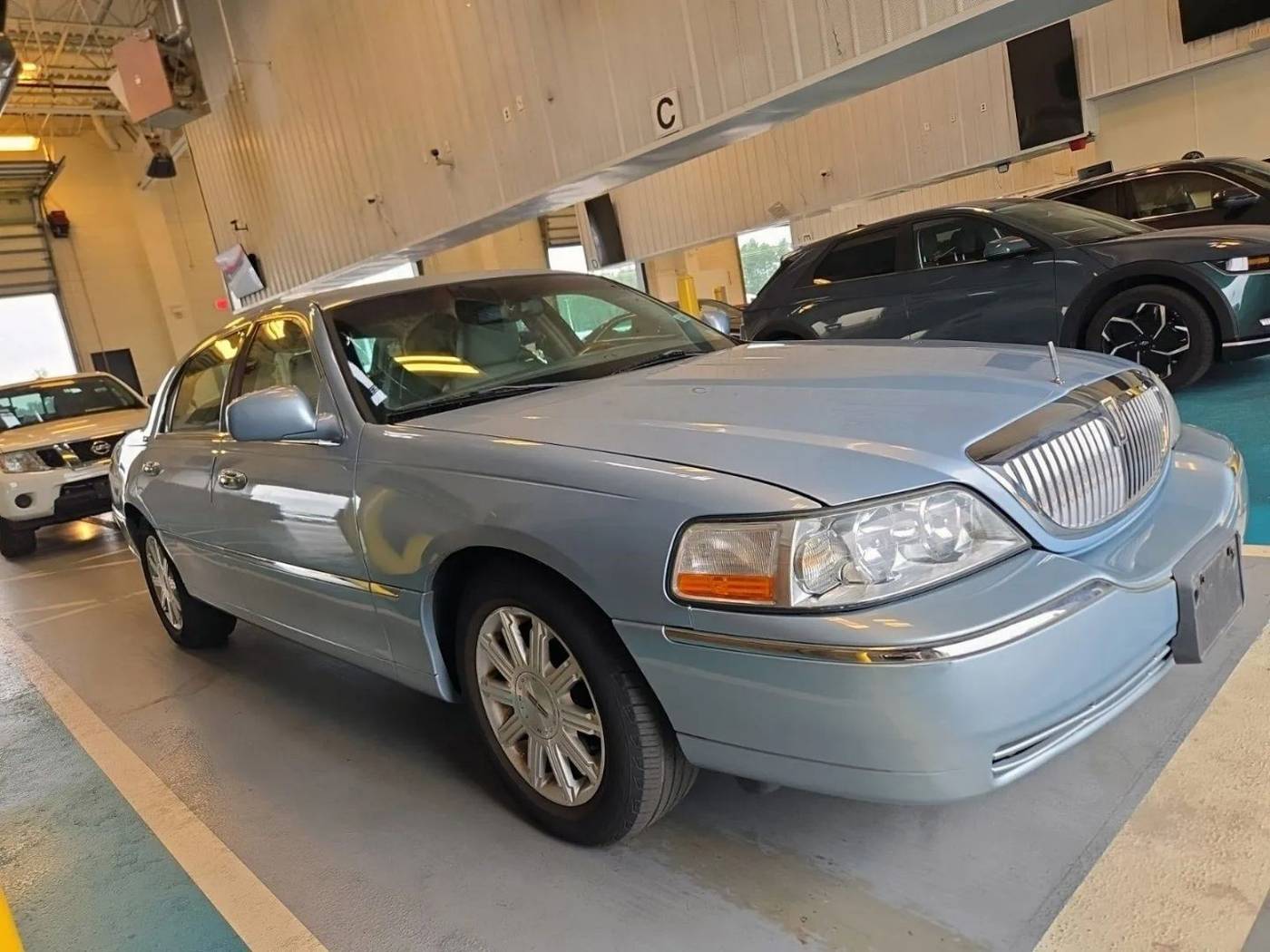 2011 Lincoln Town Car