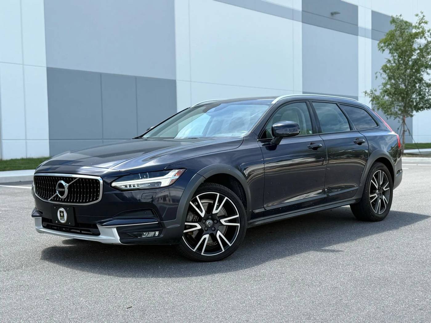 2017 Volvo V90 Cross Country