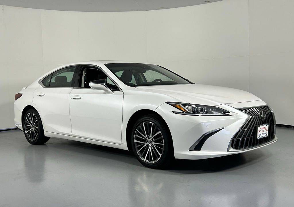 2022 Lexus ES