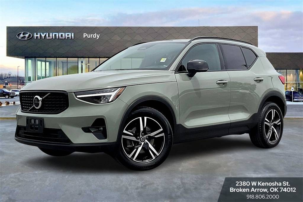2023 Volvo XC40