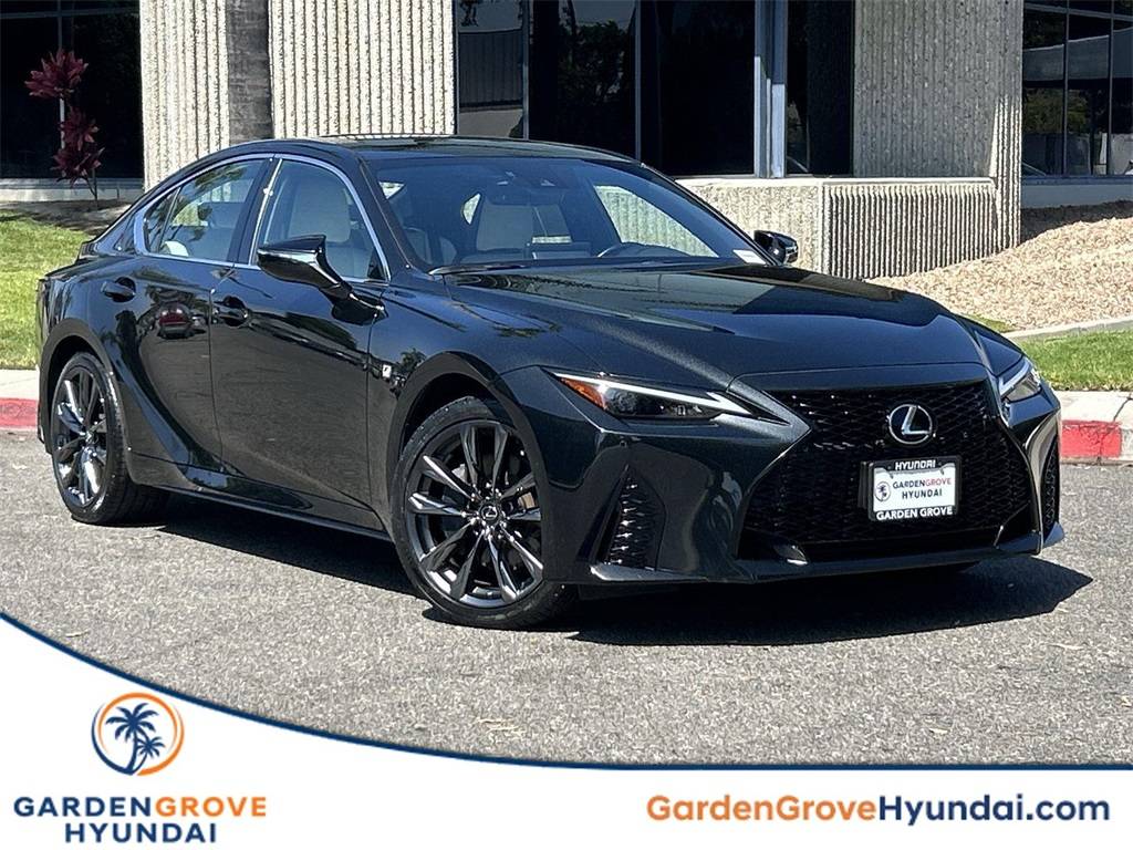 2022 Lexus IS