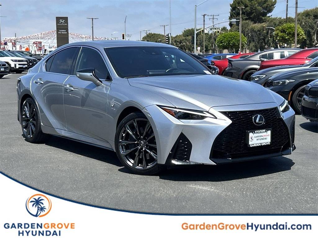 2021 Lexus IS