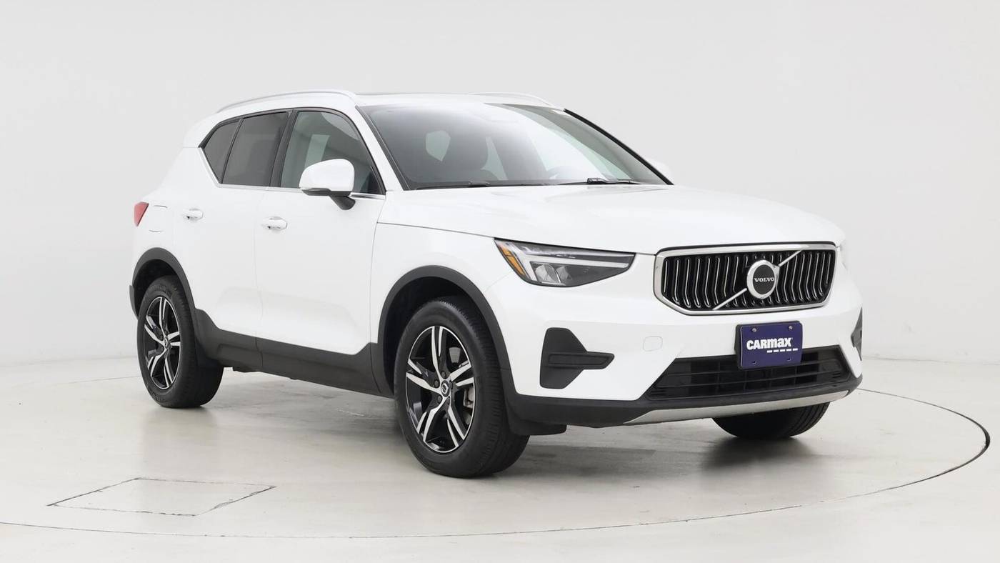 2025 Volvo XC40