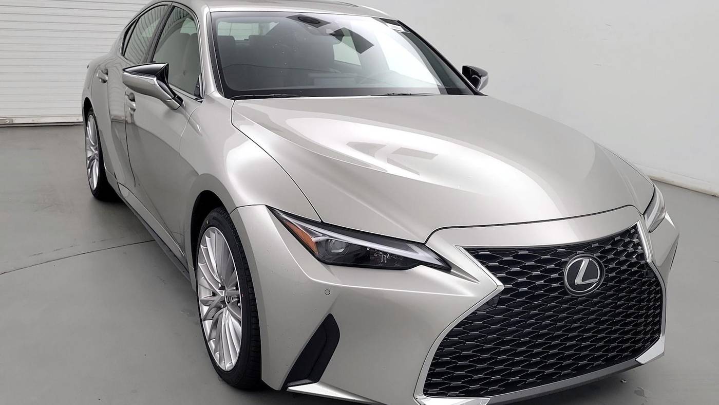2022 Lexus IS