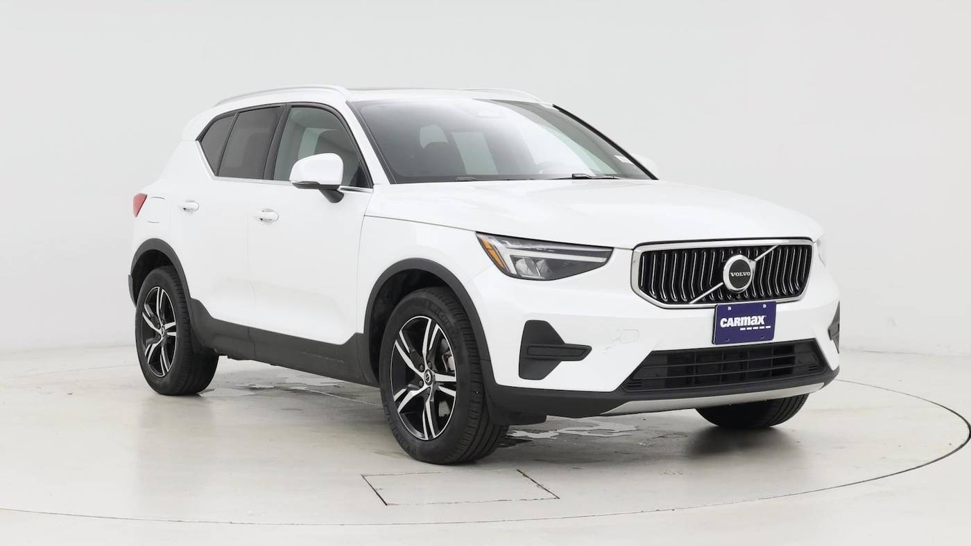 2025 Volvo XC40