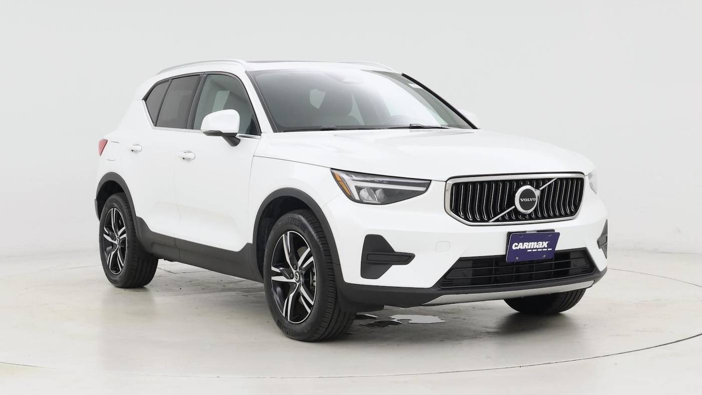 2025 Volvo XC40