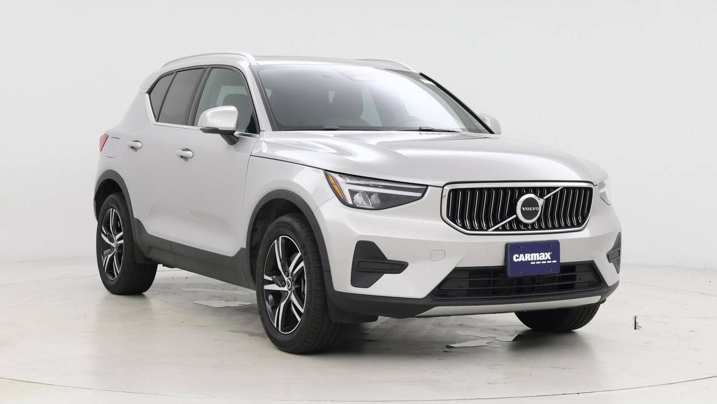 2025 Volvo XC40