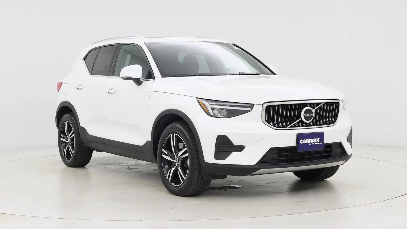 2025 Volvo XC40