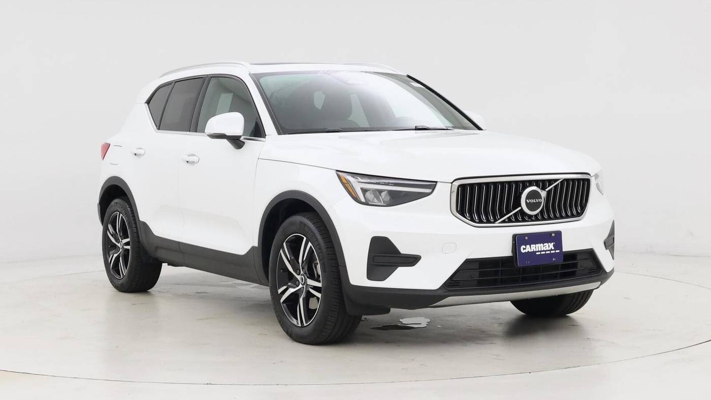 2025 Volvo XC40