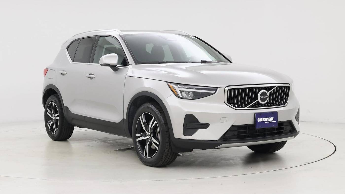 2025 Volvo XC40
