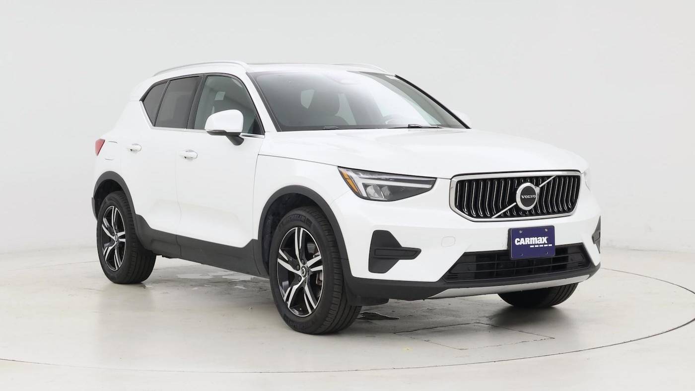 2025 Volvo XC40