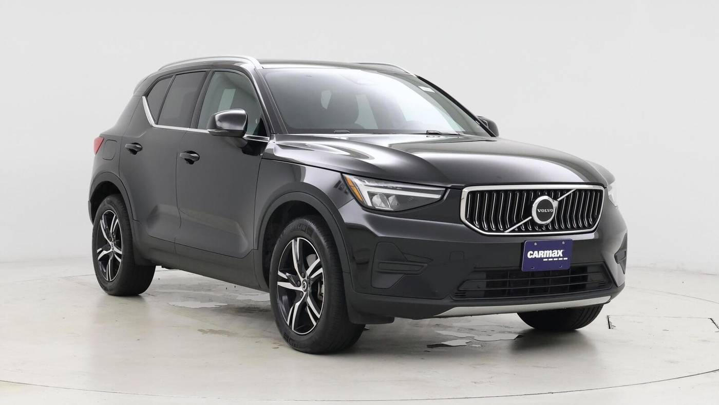 2025 Volvo XC40