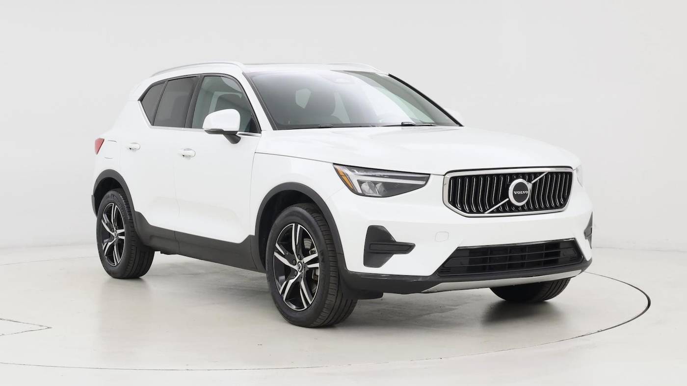 2025 Volvo XC40