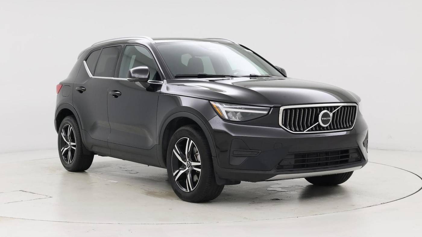 2025 Volvo XC40