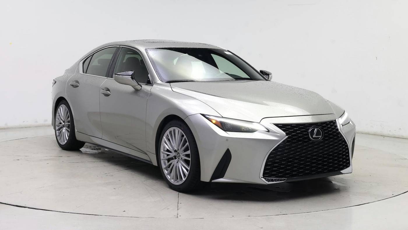 2022 Lexus IS