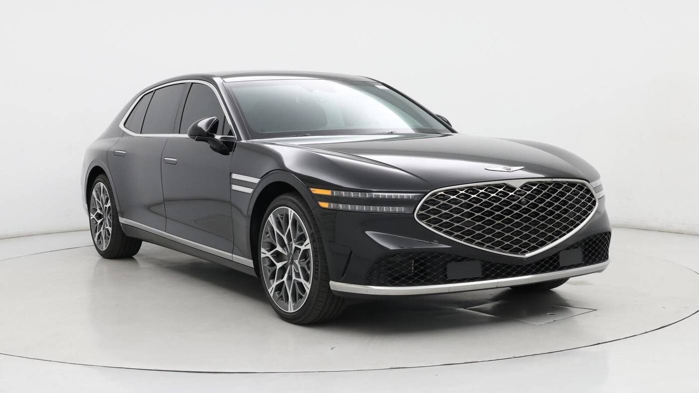 2023 Genesis G90